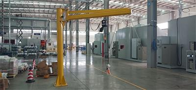 <a href=http://www.britesmile.cn/news_article?news_id=72>起重機</a>